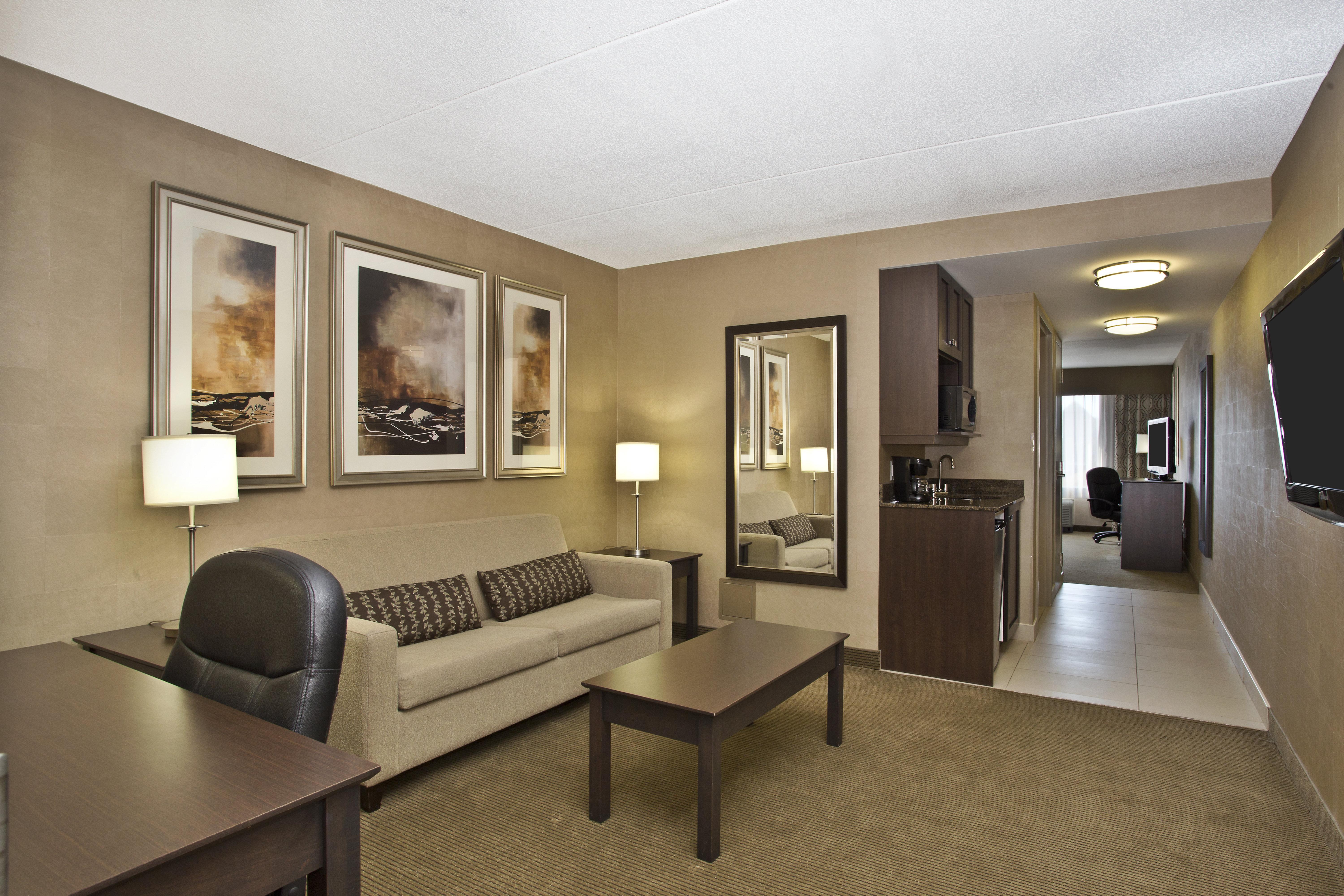 Holiday Inn Express Kingston Central By Ihg Экстерьер фото