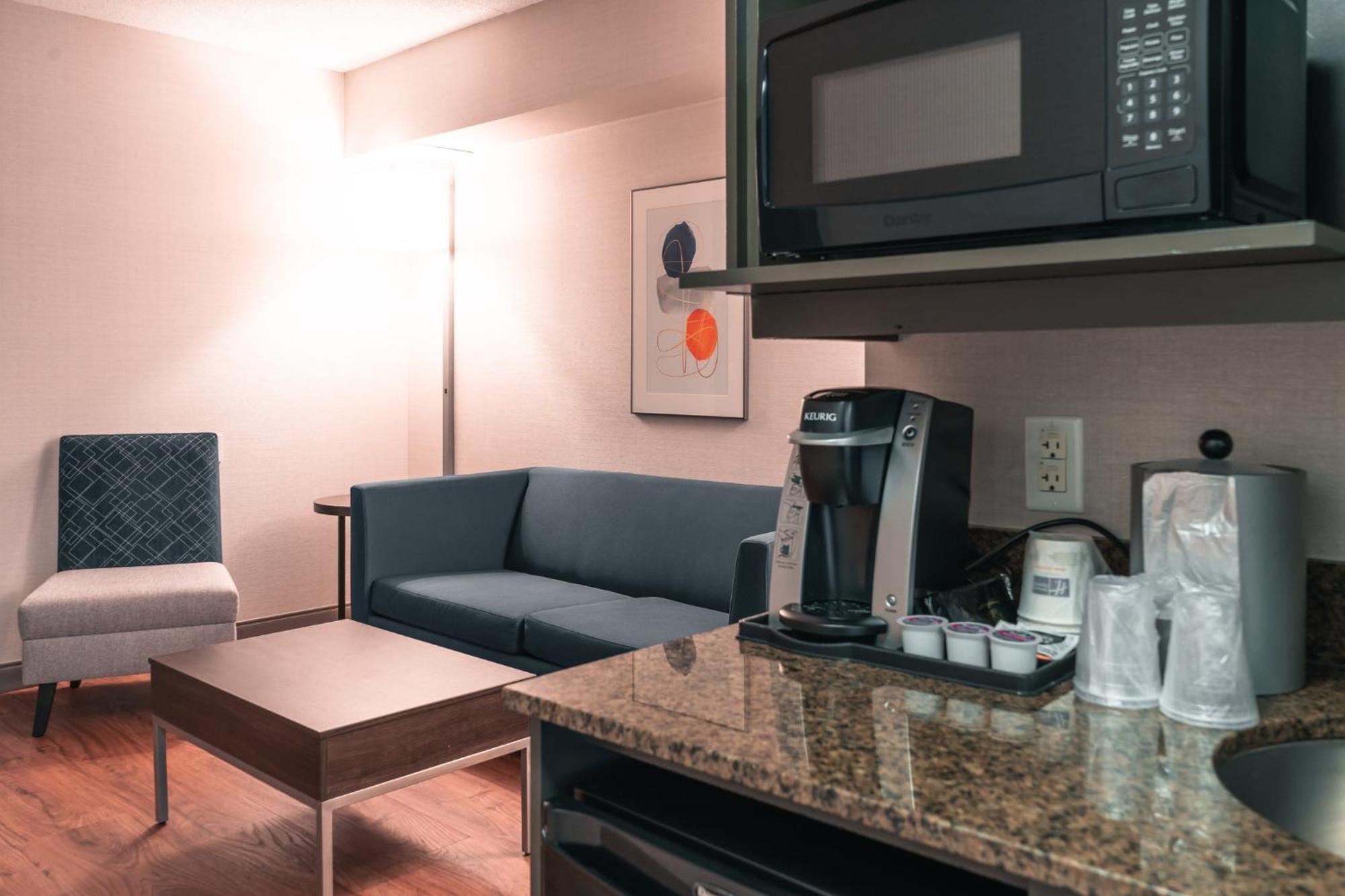 Holiday Inn Express Kingston Central By Ihg Экстерьер фото