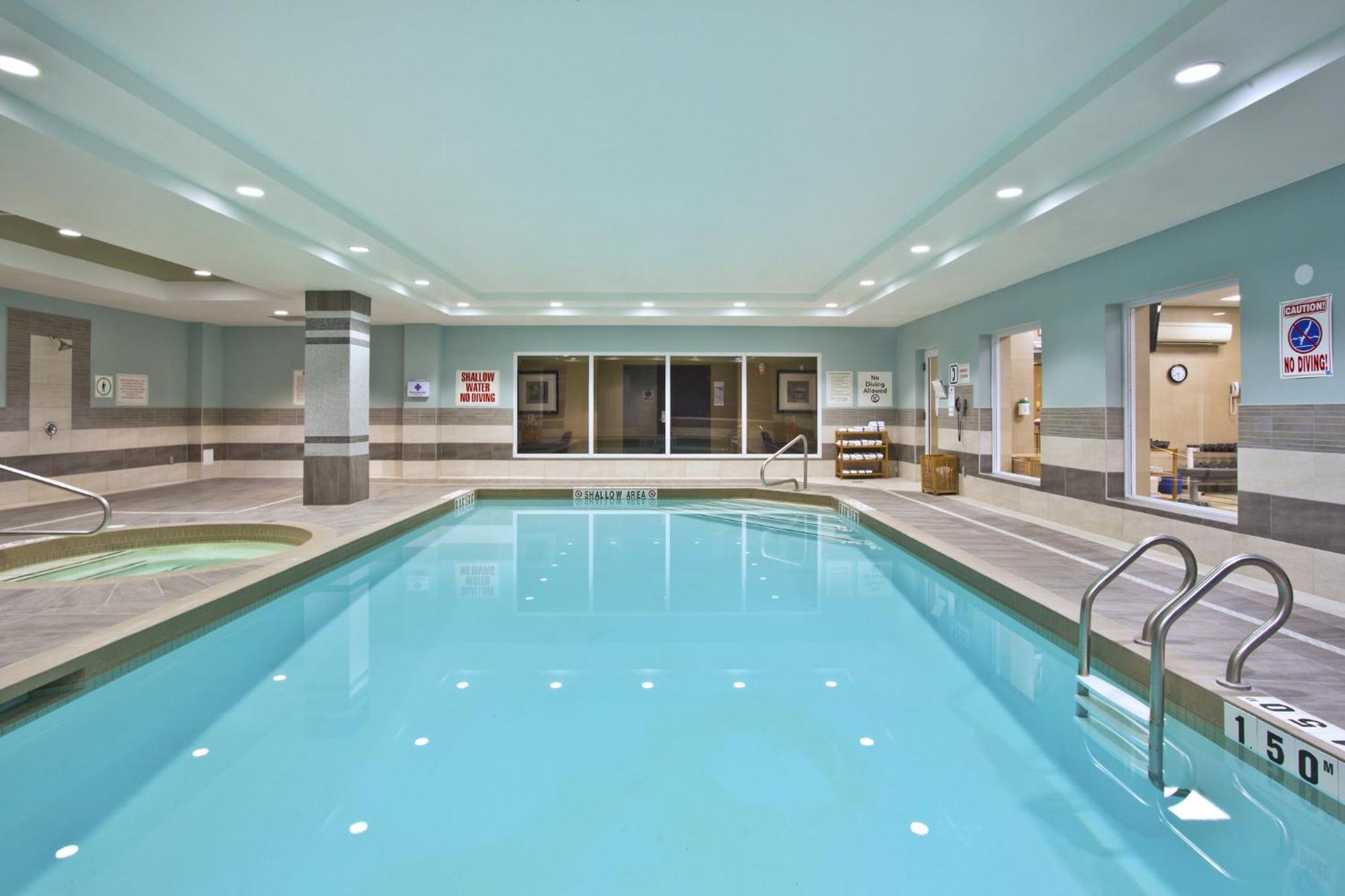 Holiday Inn Express Kingston Central By Ihg Экстерьер фото