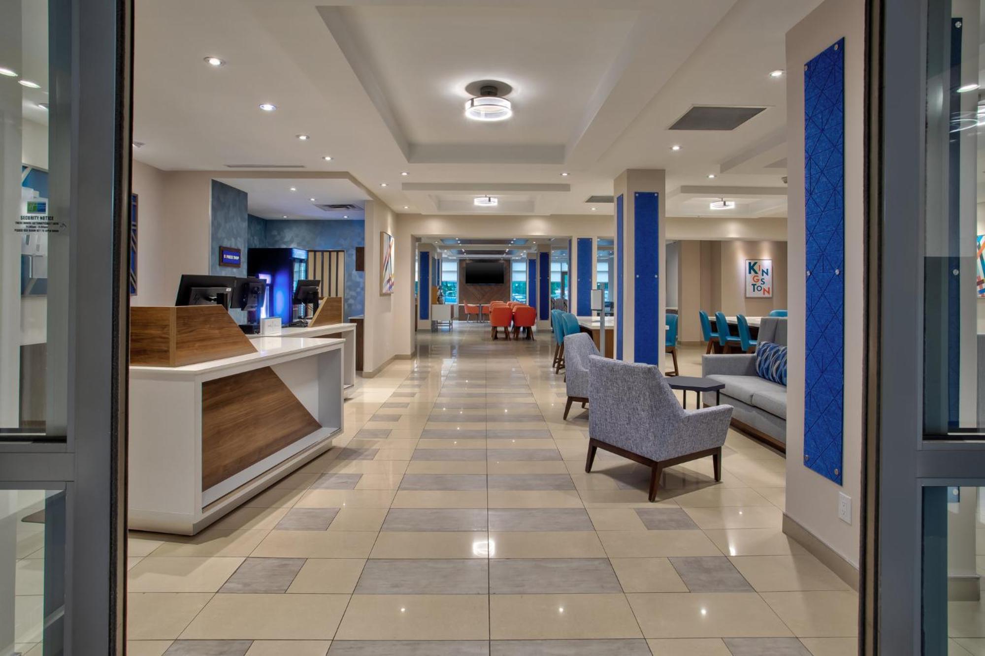 Holiday Inn Express Kingston Central By Ihg Экстерьер фото